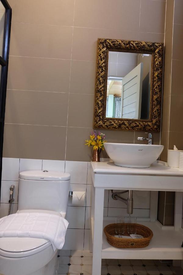 Baroque Boutique Resort Ranong Kültér fotó
