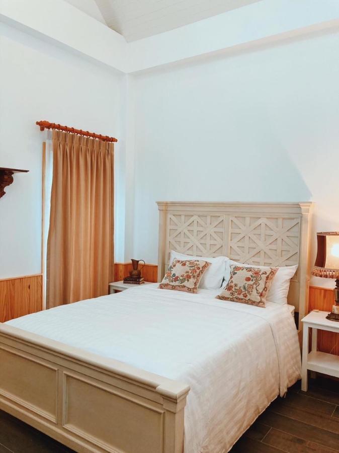 Baroque Boutique Resort Ranong Kültér fotó