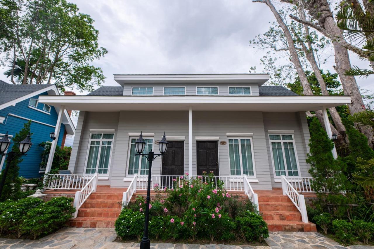 Baroque Boutique Resort Ranong Kültér fotó